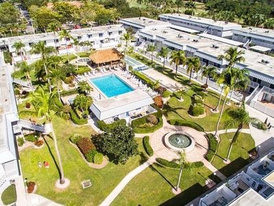 6777 Winkler Rd #201, Fort Myers, FL, 33919