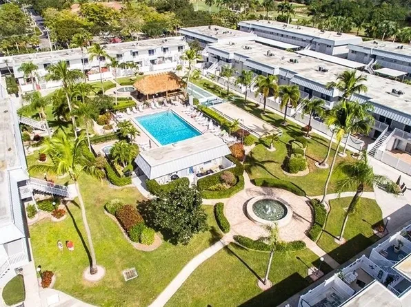 6777 Winkler Rd #201, Fort Myers, FL 33919