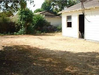 4th image of 1025 Montecito Dr