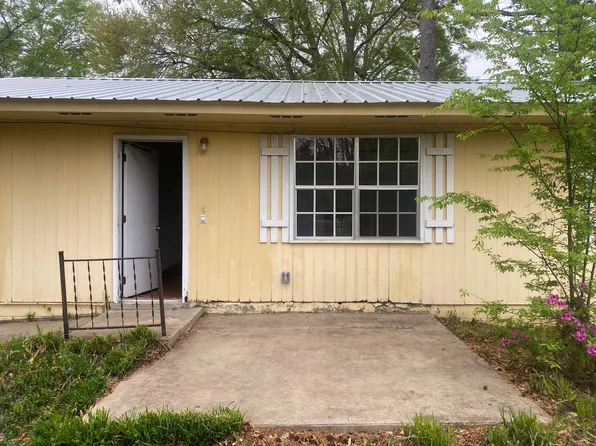 207 Stewart Ave, Columbus, MS 39702