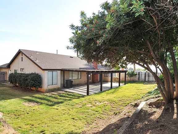 2nd image of 25228 Kalmia St