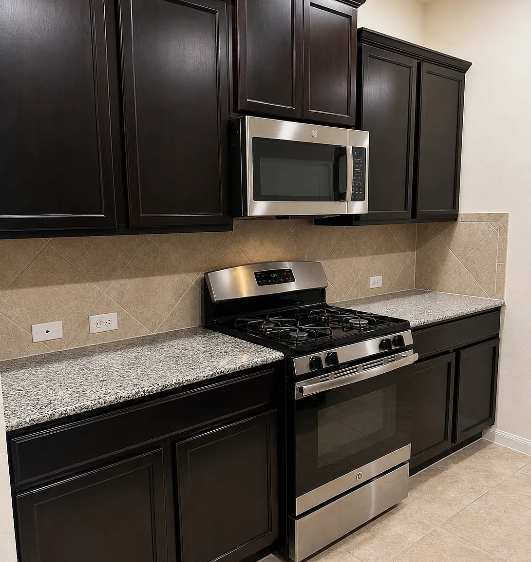 3 bed, 1544 sqft, $2,000 — Photo 3