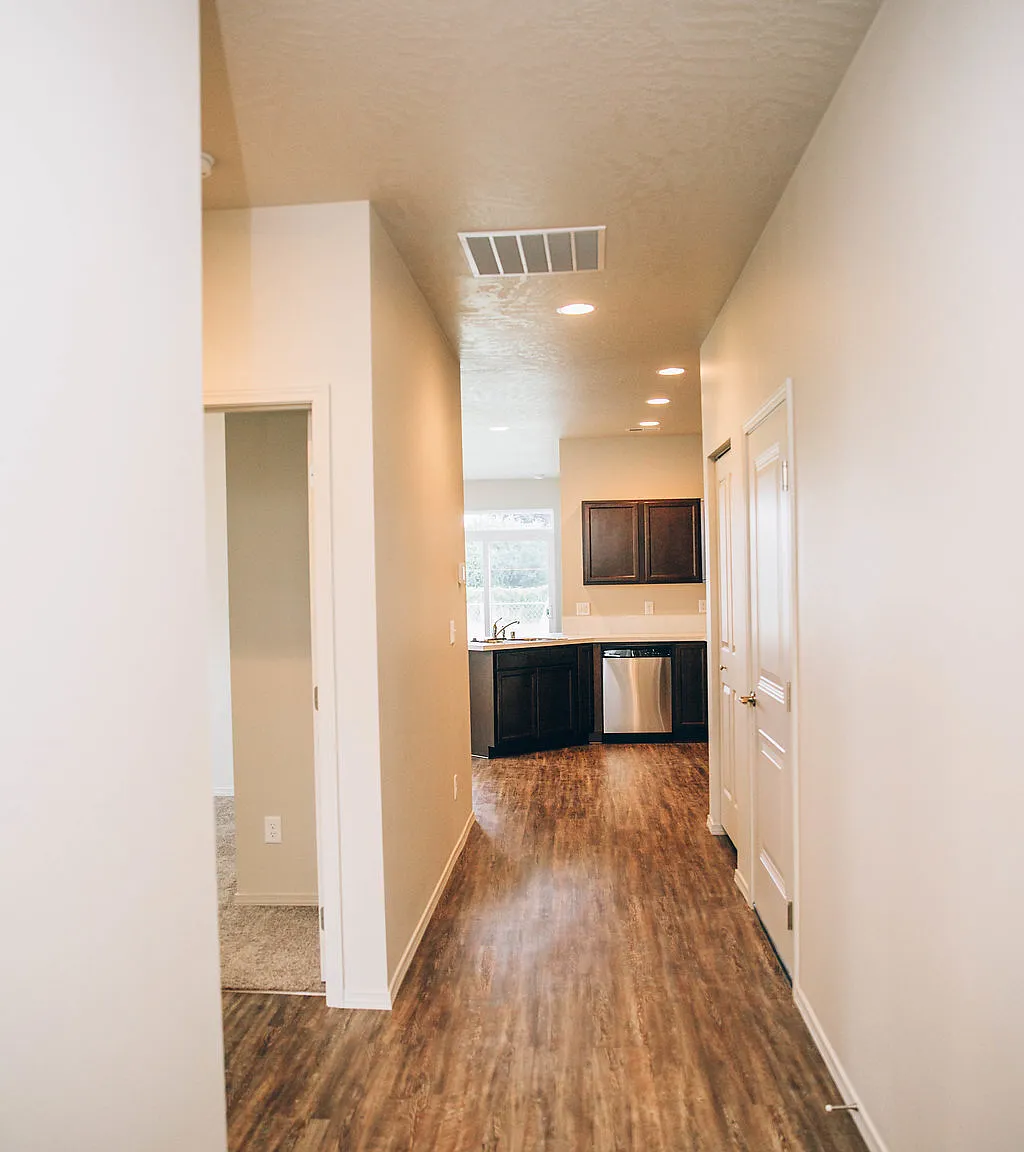 SZ - 303 South Marigold Lane - 1 — Photo 4