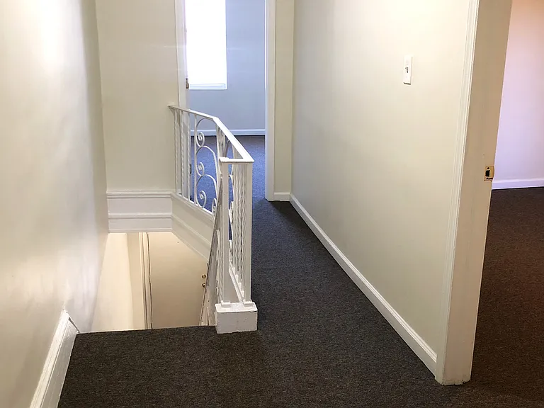 1323 N Allison St — Photo 27