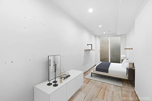 Rented by Compass | media 7