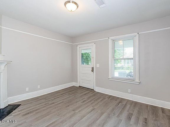4th image of 107 Ellis Street