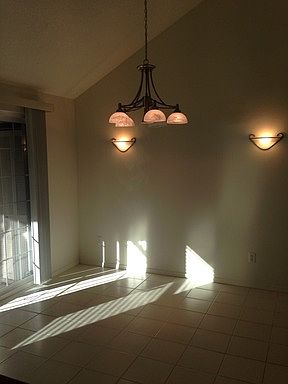5th image of 9142 NE 54th St