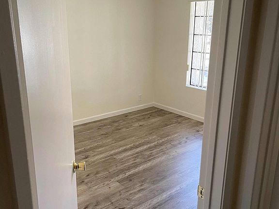 4th image of 158 Diamond St APT A