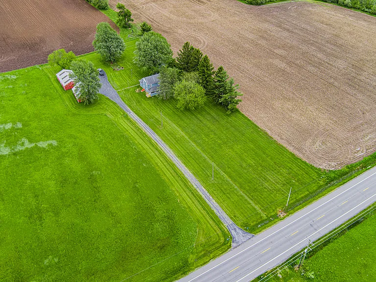 surrounded by farmland but short drive to many towns