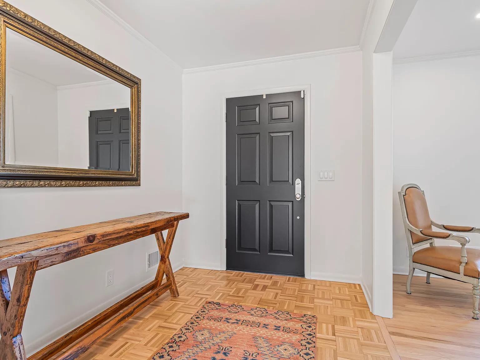 3 bed, 3.0 bath, 3220 sqft, $10,000 — Photo 3