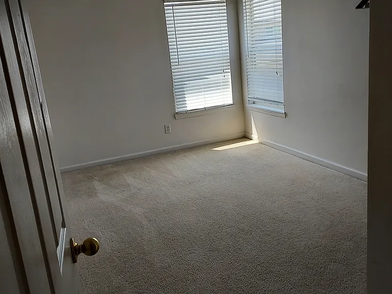 532 Hopewell Dr — Photo 11