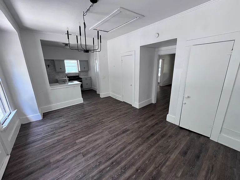 5619 Victor St — Photo 4