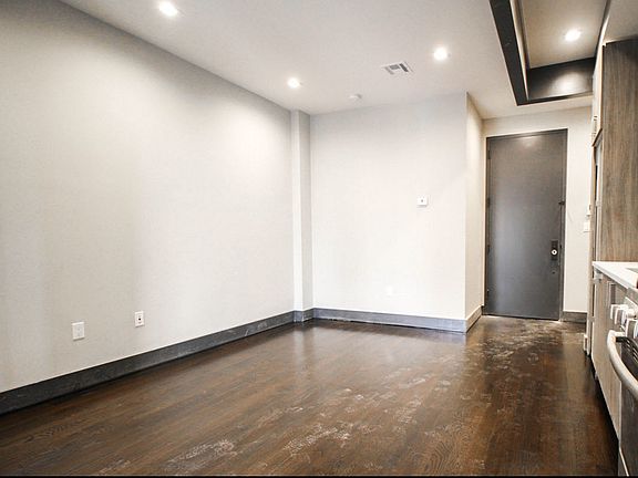 4th image of 1485 Gates Ave #5RVB