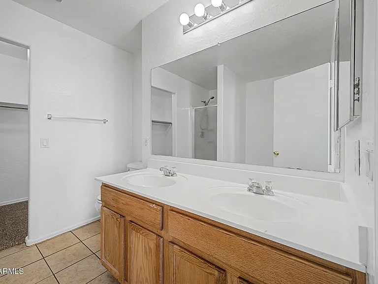 7027 W Lincoln St — Photo 16