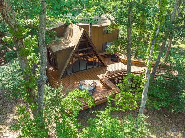 790 E Saint Gallen Dr, Wright City, MO 63390