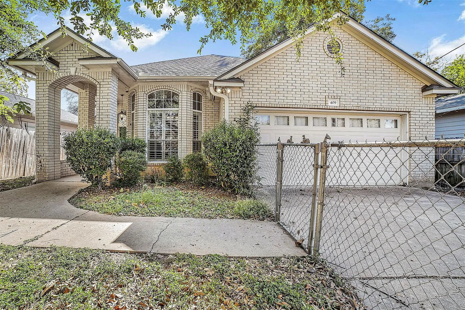 3 bed, 2.0 bath, 1877 sqft, $2,250 — Photo 4