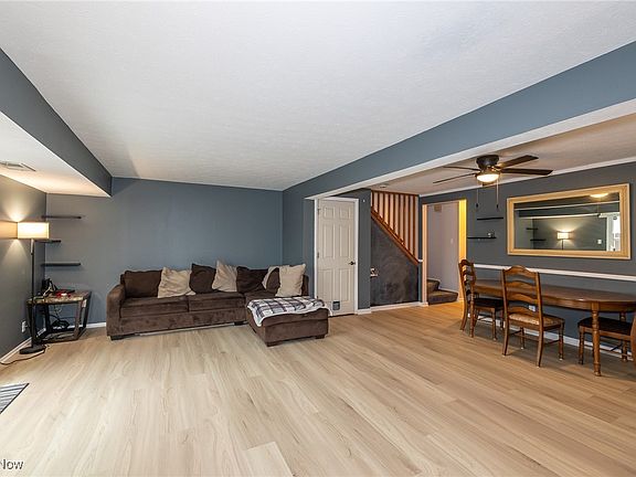 3rd image of 15099 Pine Valley Trl