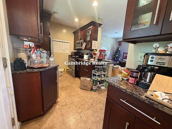 2nd image of 325 Elm St #2T
