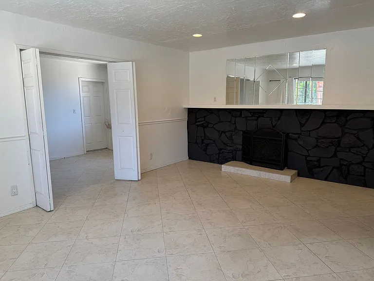 343 Sunrise St — Photo 3