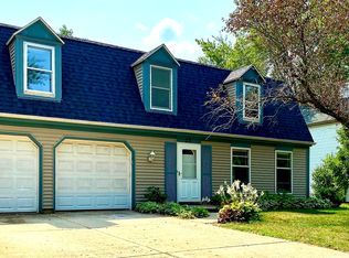 23 Crofton Rd, Oswego, IL 60543