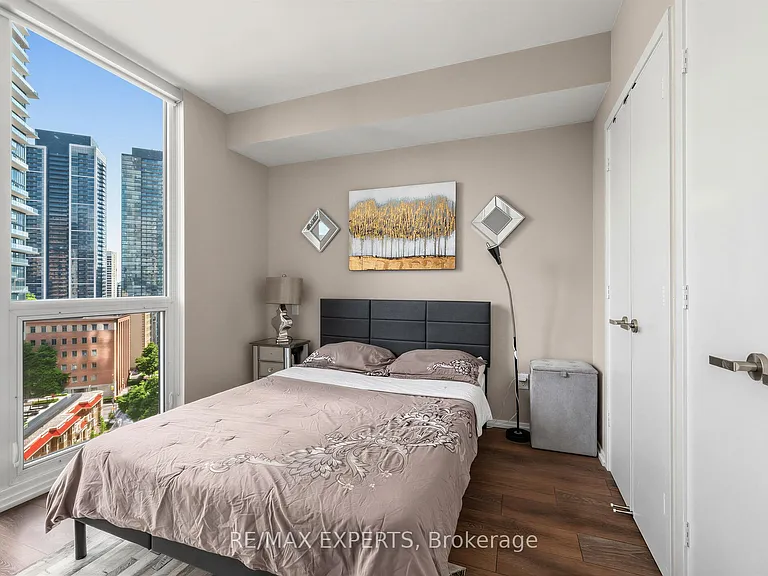 45 Charles St E #1509 — Photo 17