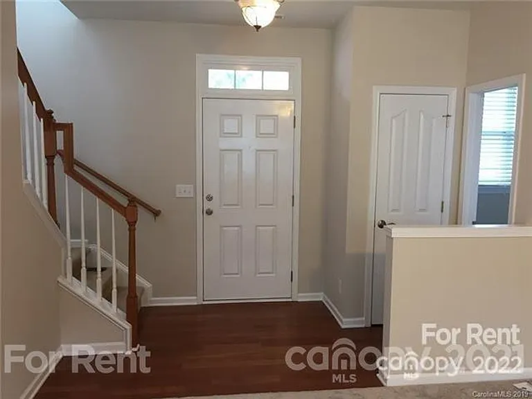 17418 Westmill Ln — Photo 2