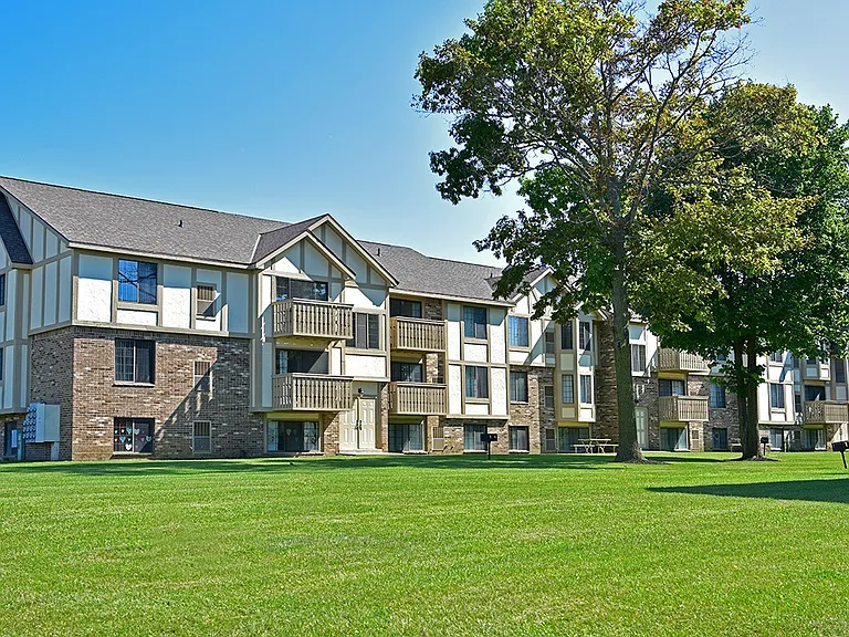 Tanglewood Apartments — Photo 61