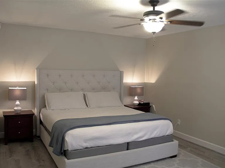 1803 Edinburg Ave — Photo 9