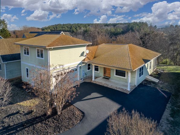 20 Woodridge Ln, Lexington, VA 24450