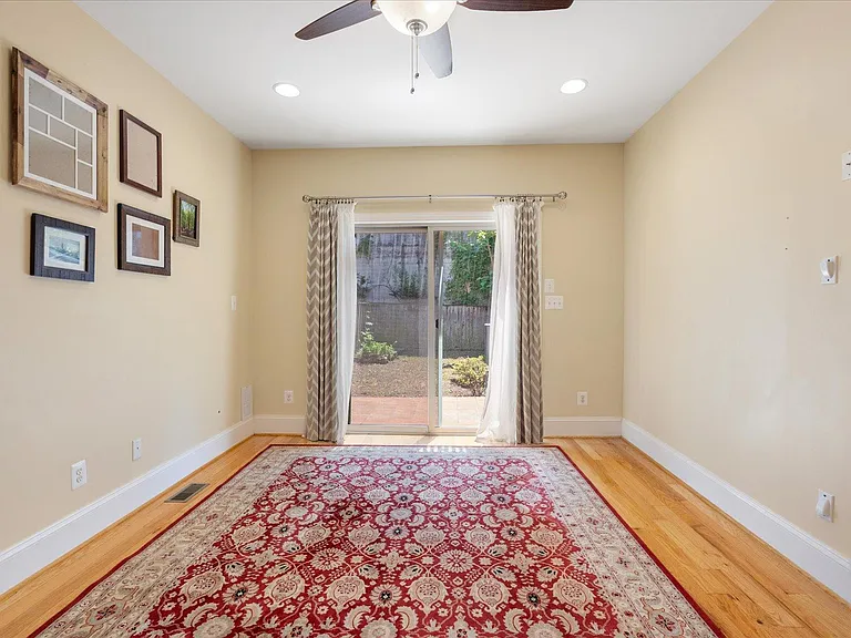 115 E Cross St — Photo 8