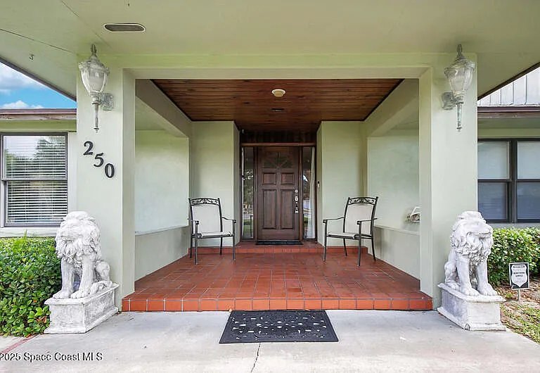 250 E Central Blvd — Photo 2
