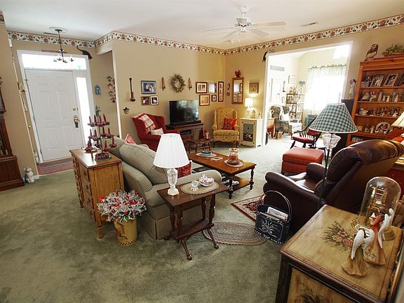 4th image of 3853 Sandtrap Cir