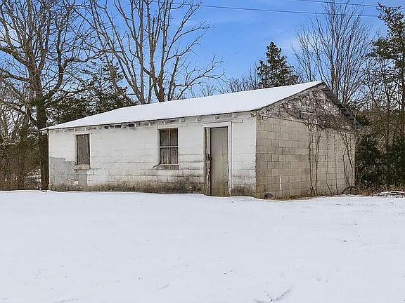 4th image of 645 Old Fox Rd
