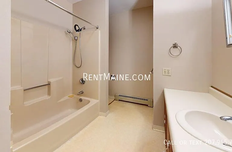 71 Valley View Ln #B — Photo 9