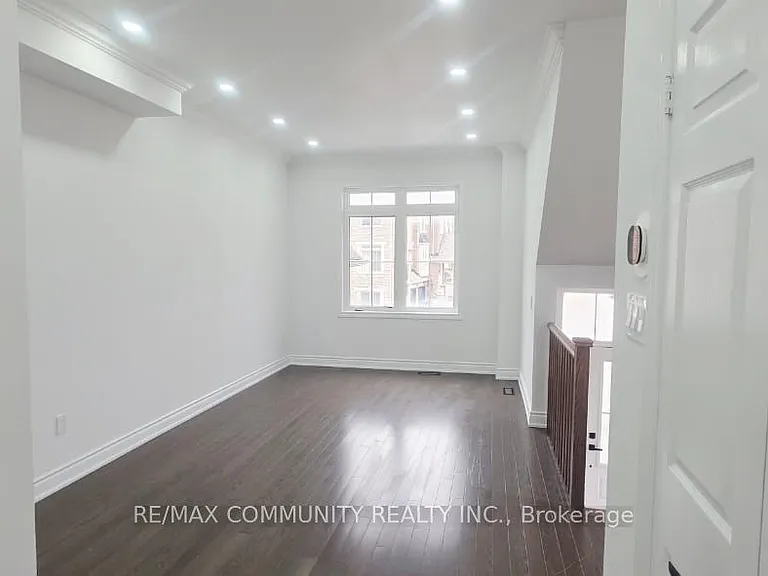 50 Rockman Cres — Photo 4