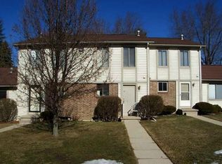 5952 Village Dr, Haslett, MI 48840