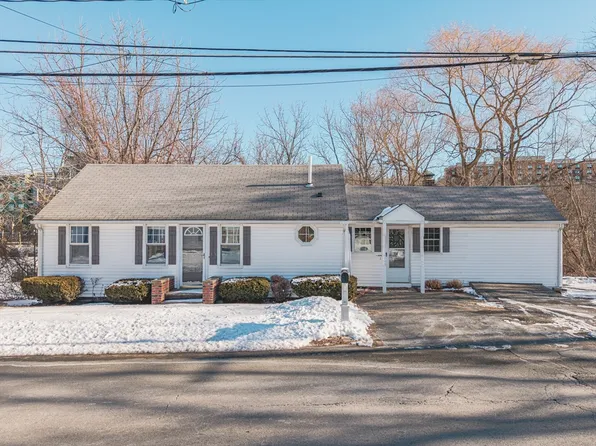 33 Mill St, Woburn, MA 01801