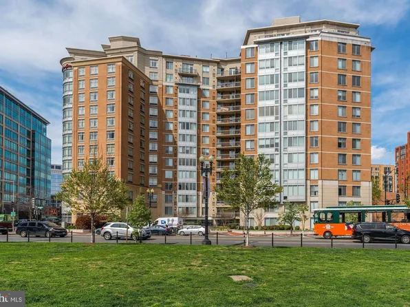 555 Massachusetts Ave NW APT 1302, Washington, DC 20001