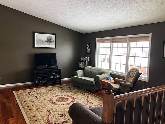 3rd image of 113 Kimberly Cir