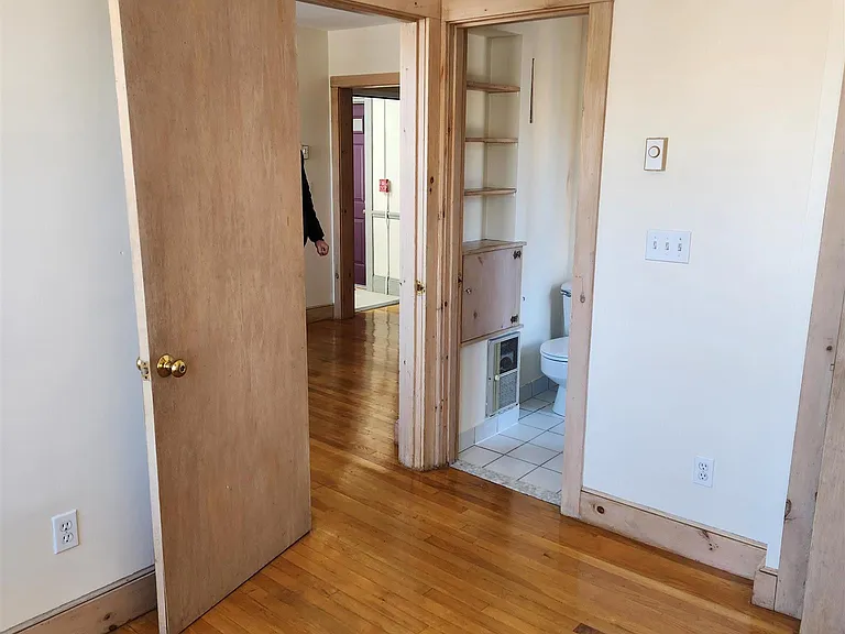 43 Ivaloo St #6 — Photo 2
