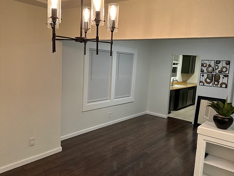 1016 Roosevelt Ave — Photo 4