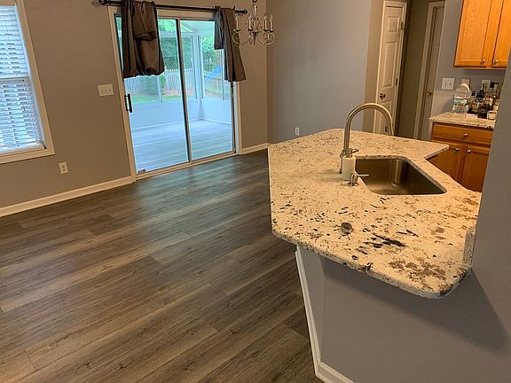 3rd image of 418 Silverthorn Dr NW