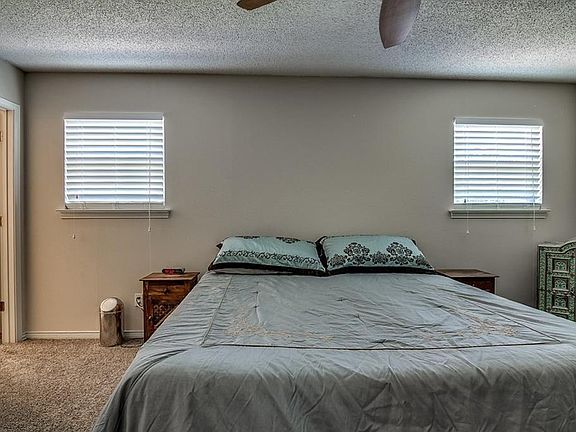 3rd image of 9442 Hunters Creek Dr