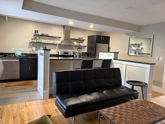 3rd image of 67 Middle Street #2b