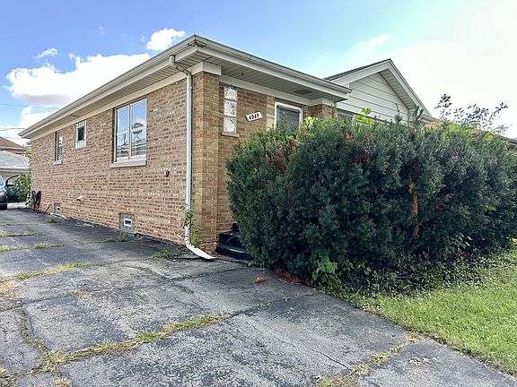 4th image of 4049 N Oleander Ave