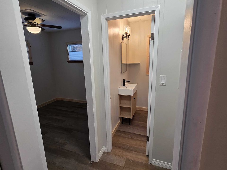 1st image of 132 Los Angeles St #D
