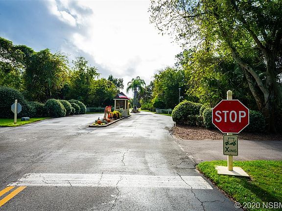 3rd image of 604 Saint Andrews Blvd