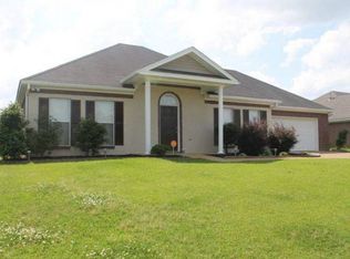 300 Cherry Bark Dr, Brandon, MS 39047