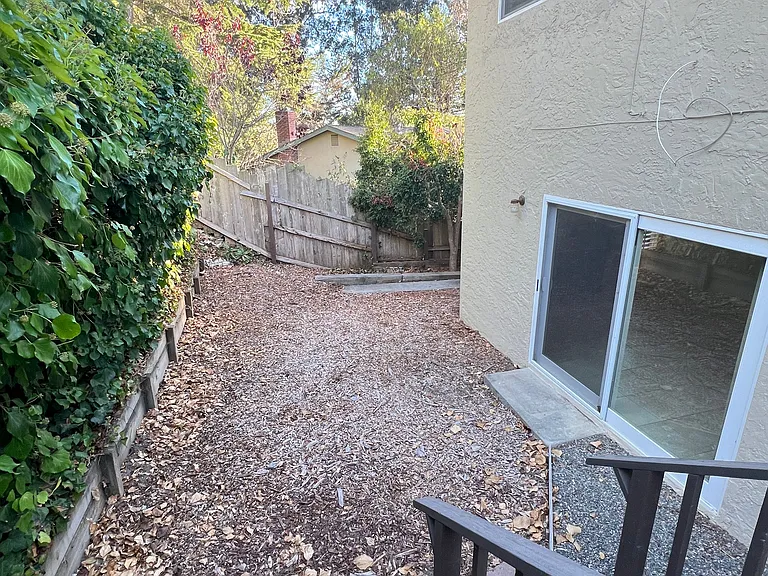 233 Calvin Pl — Photo 42