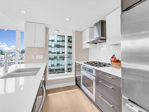 5th image of 1618 Quebec St #713